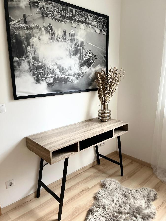 شقة Corvin Promenade Crystal بودابست المظهر الخارجي الصورة
