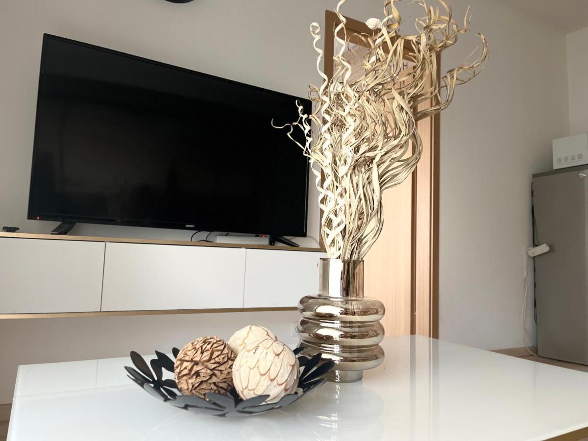 شقة Corvin Promenade Crystal بودابست المظهر الخارجي الصورة
